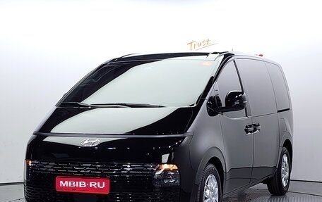 Hyundai Staria, 2022 год, 2 330 000 рублей, 1 фотография