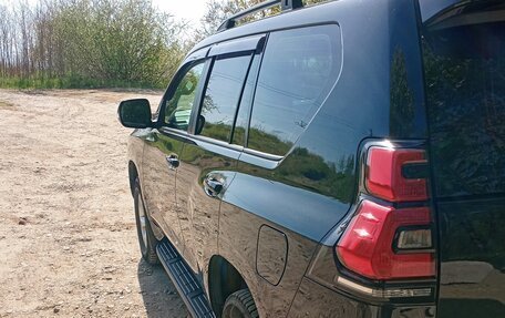 Toyota Land Cruiser Prado 150 рестайлинг 2, 2018 год, 4 900 000 рублей, 5 фотография