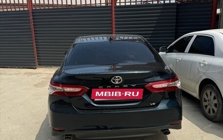 Toyota Camry, 2018 год, 2 170 000 рублей, 2 фотография