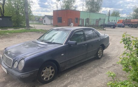 Mercedes-Benz E-Класс, 1999 год, 250 000 рублей, 4 фотография