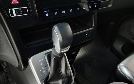 Hyundai Staria, 2022 год, 2 330 000 рублей, 14 фотография