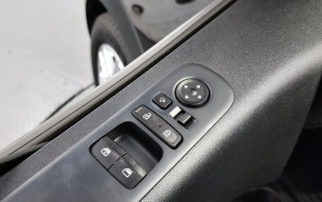Hyundai Staria, 2022 год, 2 330 000 рублей, 20 фотография