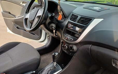Hyundai Solaris II рестайлинг, 2014 год, 1 100 000 рублей, 8 фотография