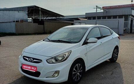 Hyundai Solaris II рестайлинг, 2014 год, 1 100 000 рублей, 6 фотография