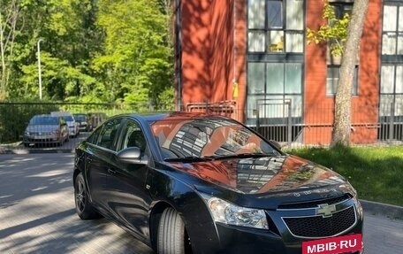 Chevrolet Cruze II, 2009 год, 585 000 рублей, 3 фотография