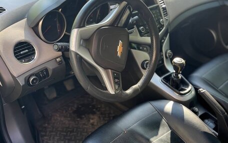 Chevrolet Cruze II, 2009 год, 585 000 рублей, 7 фотография