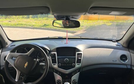 Chevrolet Cruze II, 2009 год, 585 000 рублей, 8 фотография