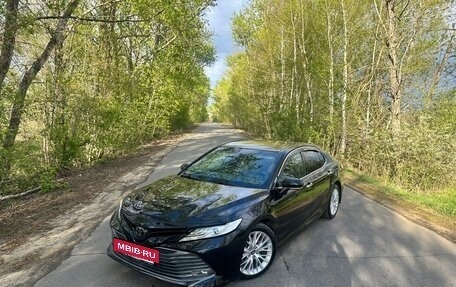 Toyota Camry, 2018 год, 2 800 000 рублей, 2 фотография
