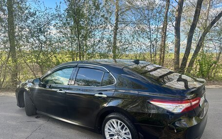Toyota Camry, 2018 год, 2 800 000 рублей, 9 фотография