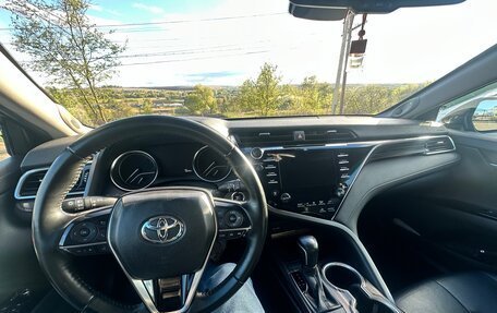 Toyota Camry, 2018 год, 2 800 000 рублей, 16 фотография