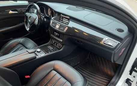 Mercedes-Benz CLS, 2013 год, 2 900 000 рублей, 23 фотография