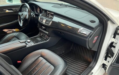 Mercedes-Benz CLS, 2013 год, 2 900 000 рублей, 27 фотография