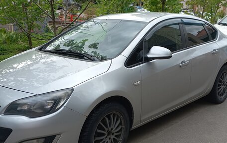 Opel Astra J, 2012 год, 780 000 рублей, 3 фотография