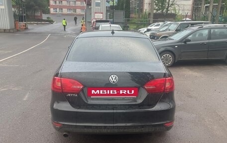 Volkswagen Jetta VI, 2013 год, 735 000 рублей, 3 фотография