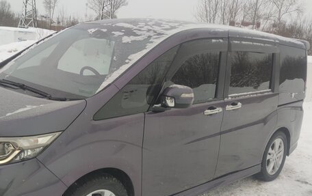 Honda Stepwgn IV, 2015 год, 2 000 000 рублей, 2 фотография