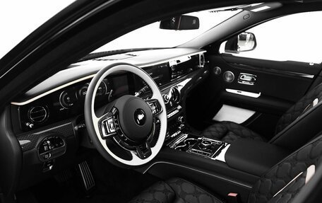Rolls-Royce Ghost Series II рестайлинг, 2025 год, 77 000 000 рублей, 5 фотография