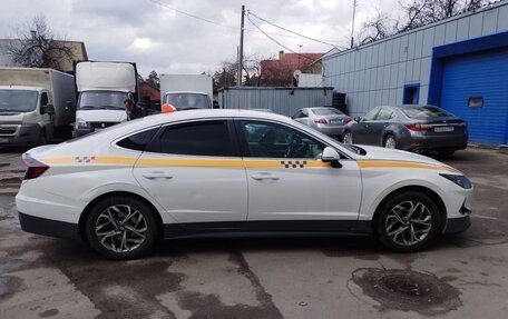 Hyundai Sonata VIII, 2021 год, 1 500 000 рублей, 2 фотография
