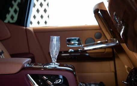 Rolls-Royce Phantom VIII, 2019 год, 61 590 000 рублей, 12 фотография