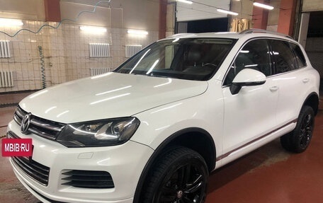 Volkswagen Touareg III, 2012 год, 1 850 000 рублей, 2 фотография