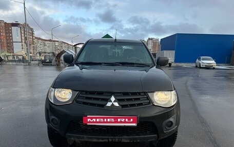 Mitsubishi L200 IV рестайлинг, 2013 год, 1 249 000 рублей, 2 фотография