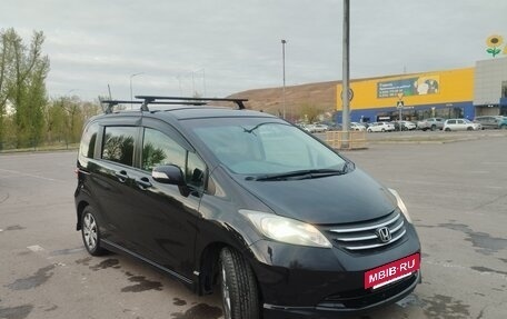 Honda Freed I, 2010 год, 1 040 000 рублей, 2 фотография