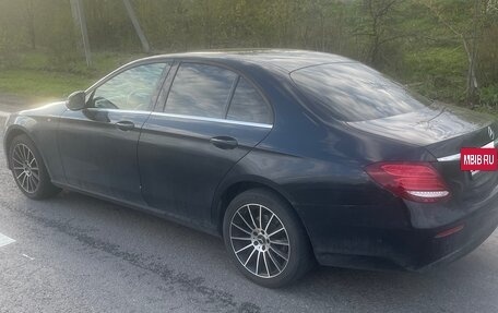 Mercedes-Benz E-Класс, 2019 год, 2 890 000 рублей, 4 фотография