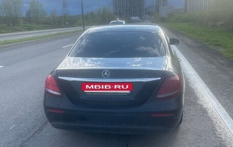 Mercedes-Benz E-Класс, 2019 год, 2 890 000 рублей, 3 фотография