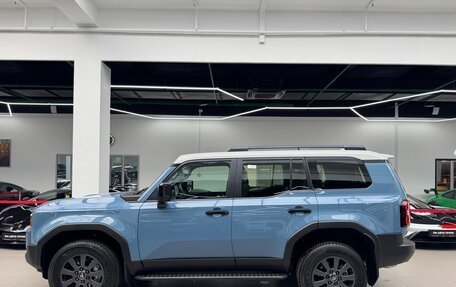 Toyota Land Cruiser Prado, 2024 год, 10 590 000 рублей, 7 фотография