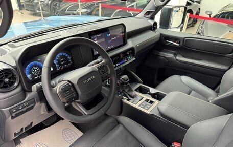Toyota Land Cruiser Prado, 2024 год, 10 590 000 рублей, 17 фотография