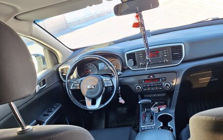 KIA Sportage IV рестайлинг, 2019 год, 2 136 000 рублей, 8 фотография