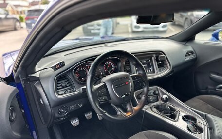 Dodge Challenger III рестайлинг 2, 2022 год, 6 500 000 рублей, 3 фотография
