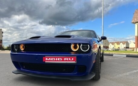 Dodge Challenger III рестайлинг 2, 2022 год, 6 500 000 рублей, 6 фотография