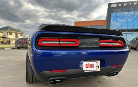 Dodge Challenger III рестайлинг 2, 2022 год, 6 500 000 рублей, 18 фотография