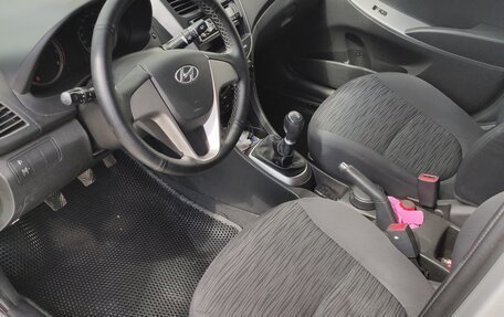 Hyundai Solaris II рестайлинг, 2014 год, 750 000 рублей, 13 фотография