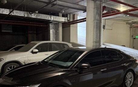Toyota Camry, 2021 год, 3 450 000 рублей, 2 фотография
