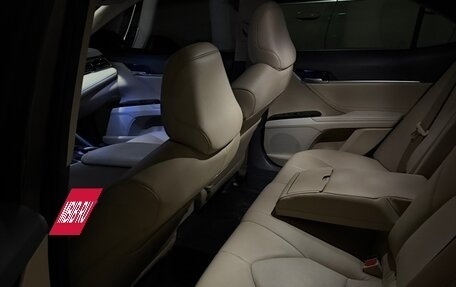 Toyota Camry, 2021 год, 3 450 000 рублей, 5 фотография
