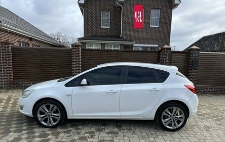 Opel Astra J, 2011 год, 899 999 рублей, 3 фотография
