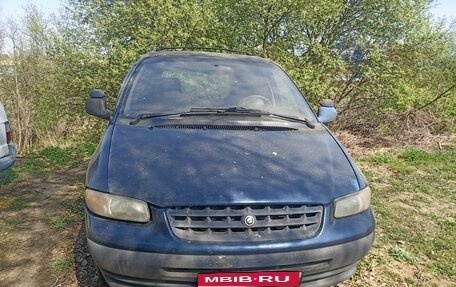 Chrysler Voyager III, 2000 год, 200 000 рублей, 1 фотография