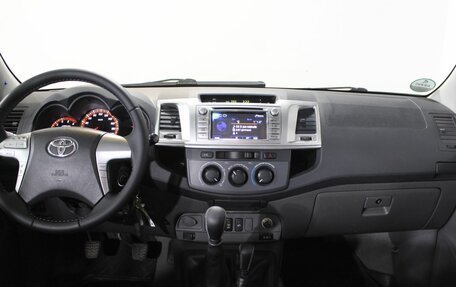 Toyota Hilux VII, 2012 год, 1 850 000 рублей, 14 фотография