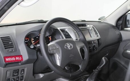 Toyota Hilux VII, 2012 год, 1 850 000 рублей, 13 фотография