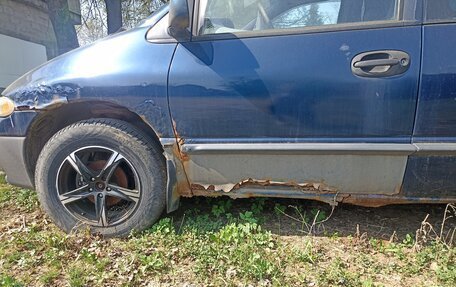 Chrysler Voyager III, 2000 год, 200 000 рублей, 2 фотография