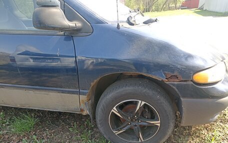 Chrysler Voyager III, 2000 год, 200 000 рублей, 5 фотография
