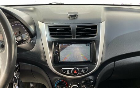 Hyundai Solaris II рестайлинг, 2011 год, 740 000 рублей, 16 фотография