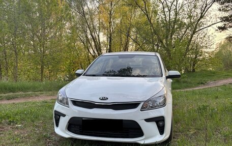 KIA Rio IV, 2020 год, 1 380 000 рублей, 1 фотография