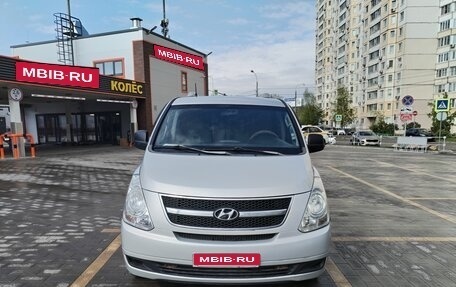Hyundai Grand Starex Grand Starex I рестайлинг 2, 2008 год, 950 000 рублей, 1 фотография