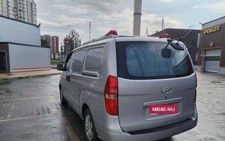 Hyundai Grand Starex Grand Starex I рестайлинг 2, 2008 год, 950 000 рублей, 2 фотография
