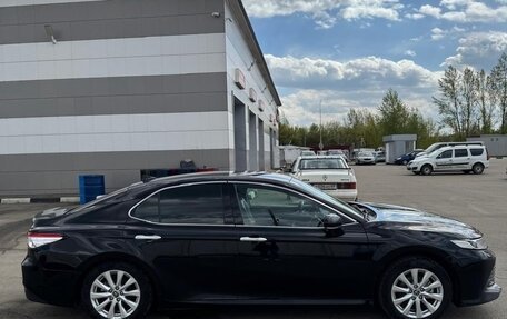 Toyota Camry, 2018 год, 2 650 000 рублей, 3 фотография