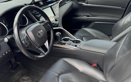 Toyota Camry, 2018 год, 2 650 000 рублей, 11 фотография