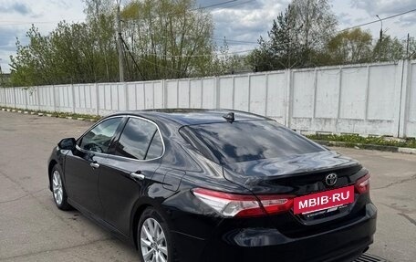 Toyota Camry, 2018 год, 2 650 000 рублей, 6 фотография