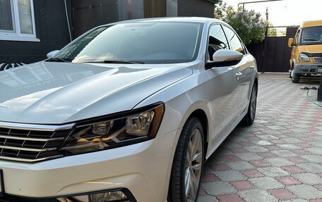 Volkswagen Passat B8 рестайлинг, 2018 год, 1 720 000 рублей, 2 фотография